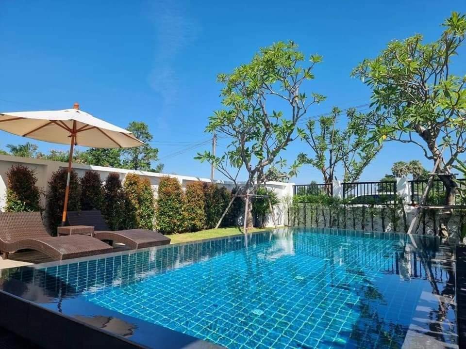 Baan Dalah Pool Villa ブリーラム エクステリア 写真